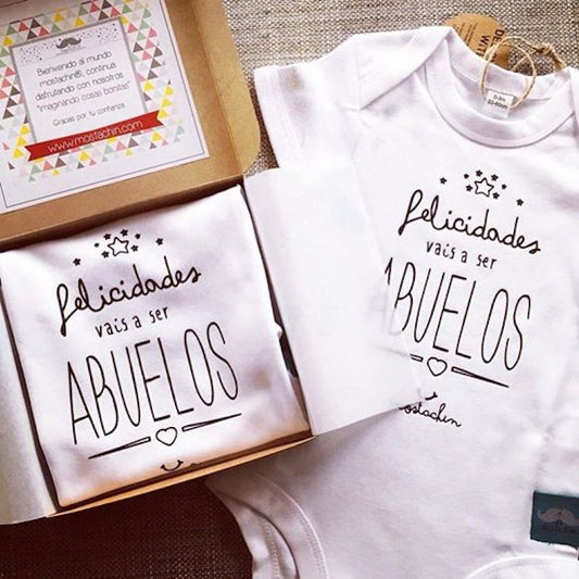Personalized baby bodysuit "Congratulations you are going to be grandparents" Pack of two.
