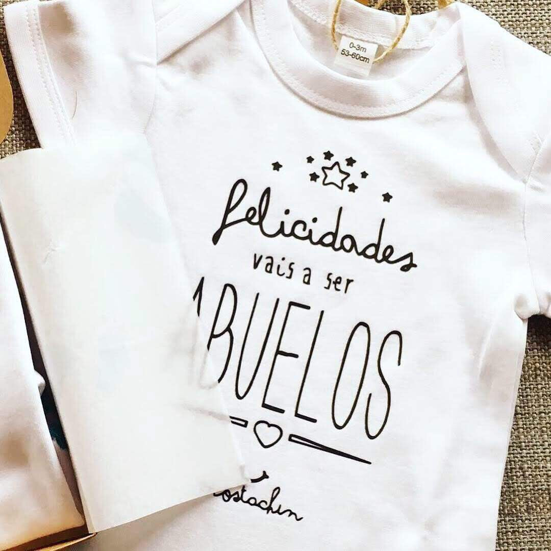 Personalized baby bodysuit "Congratulations you are going to be grandparents" Pack of two.